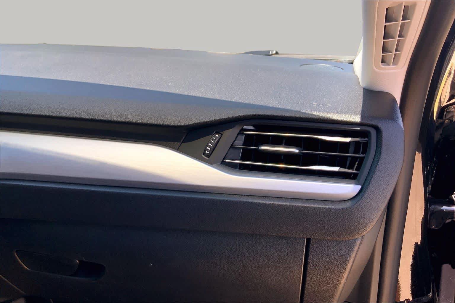 Certified 2025 Ford Escape Platinum AWD/4WD image 19