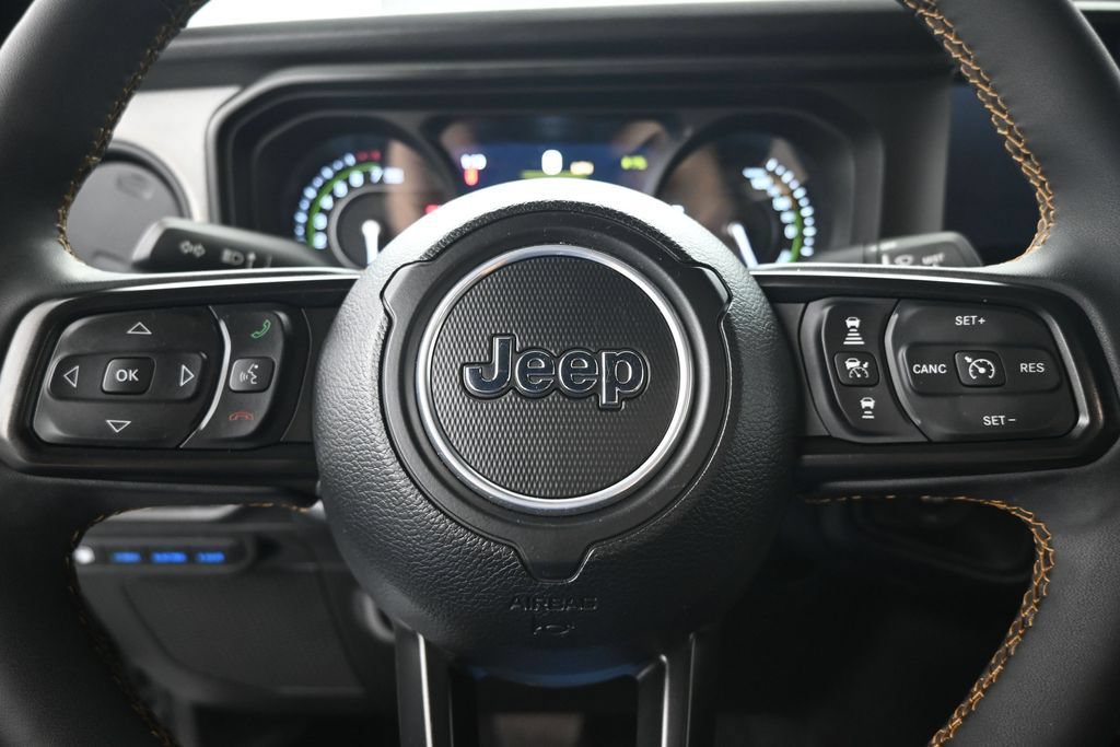 Used 2024 Jeep Wrangler Unlimited AWD/4WD image 11