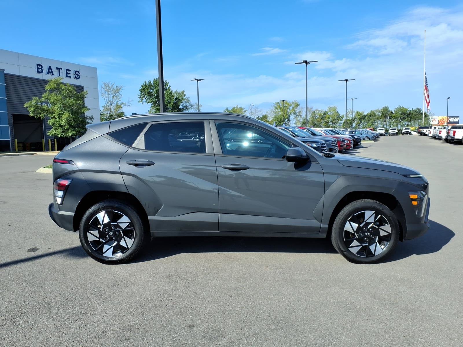 Used 2025 Hyundai Kona SEL AWD/4WD image 2