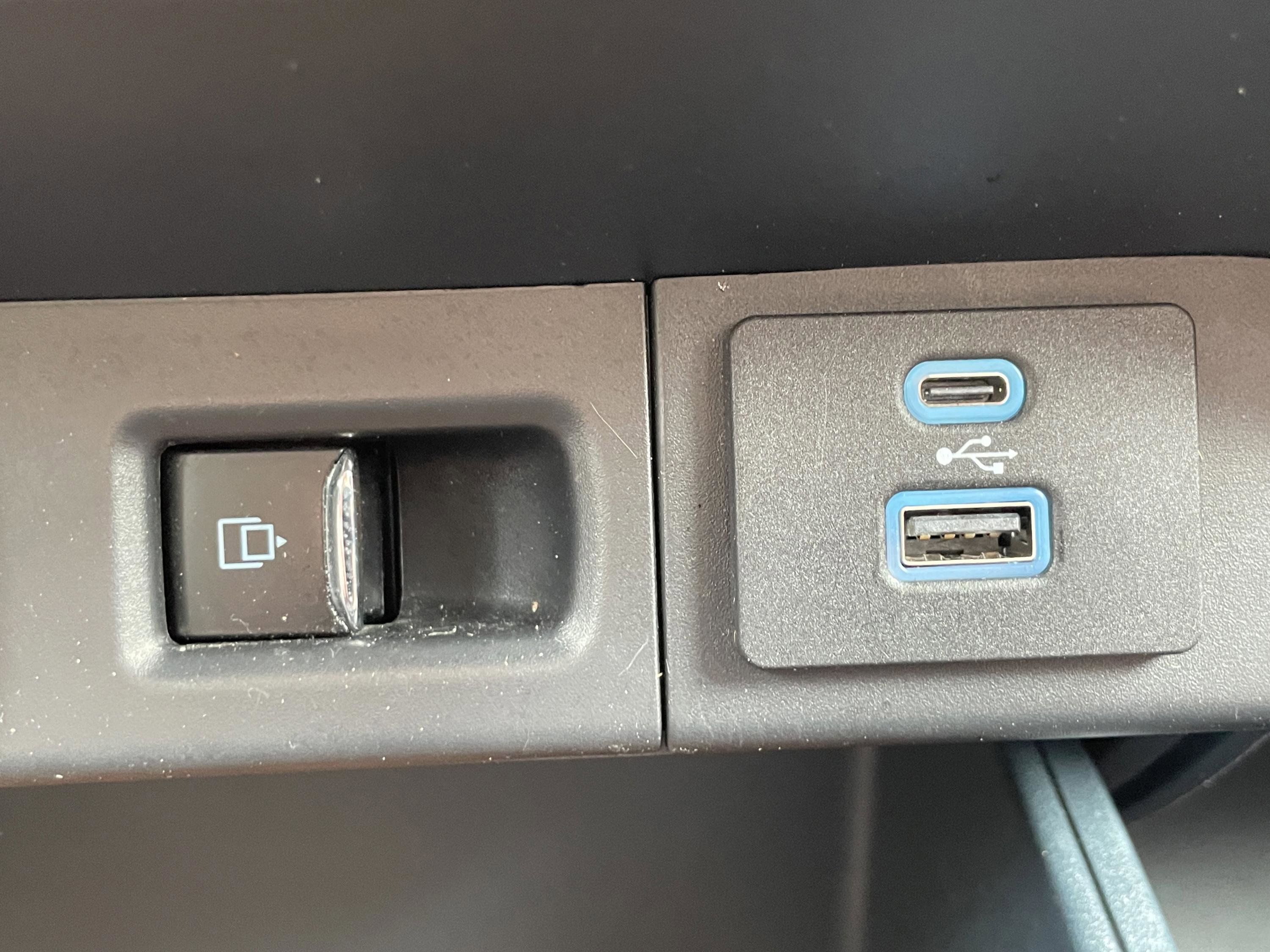 Certified 2024 Ford Maverick Lariat image 24