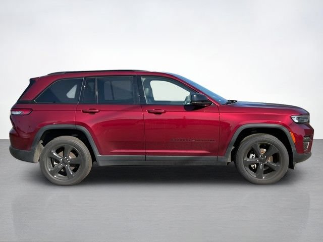 Used 2023 Jeep Grand Cherokee Altitude AWD/4WD image 2