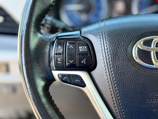 Used 2019 Toyota Sienna XLE w/ XLE Navigation Package FWD image 28