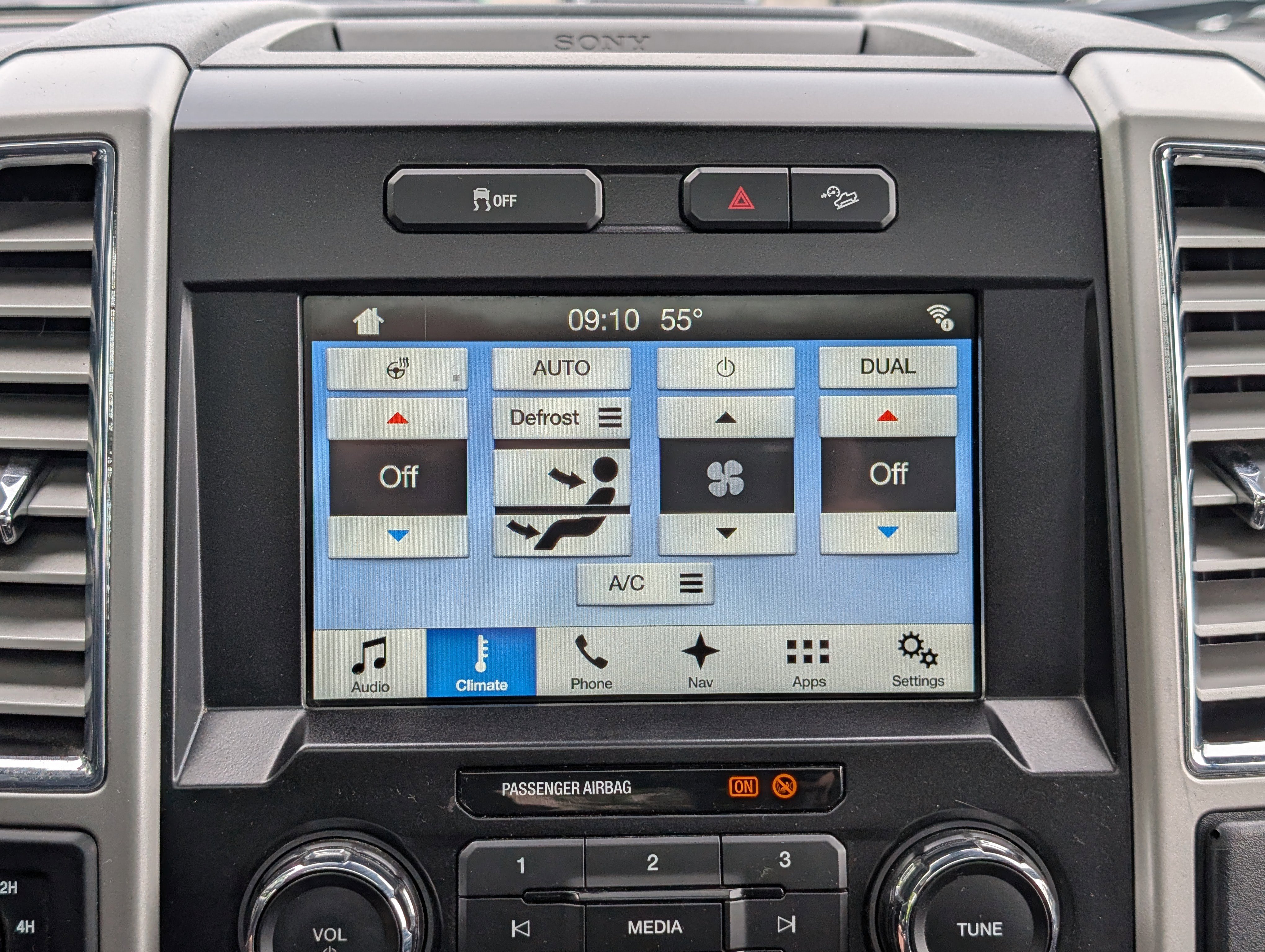Certified 2017 Ford F250 Lariat w/ Lariat Ultimate Package AWD/4WD image 32