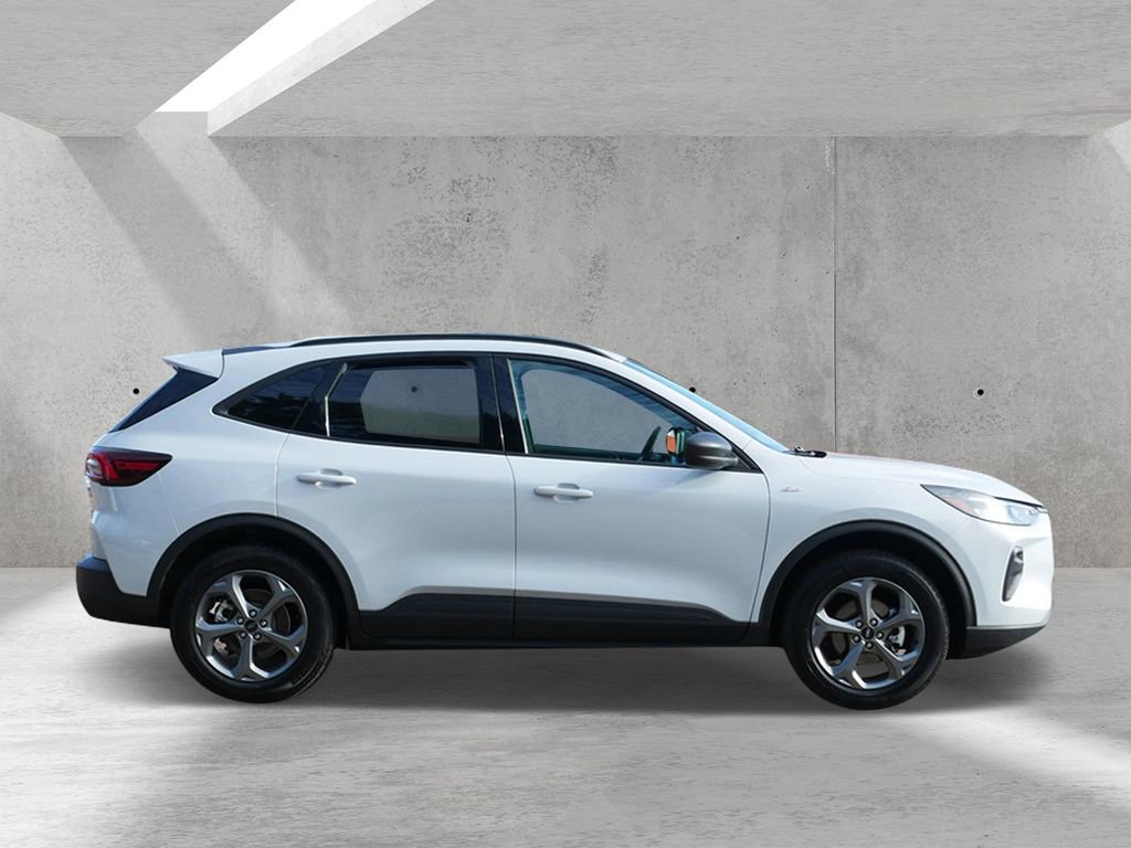 Certified 2025 Ford Escape ST-Line image 2