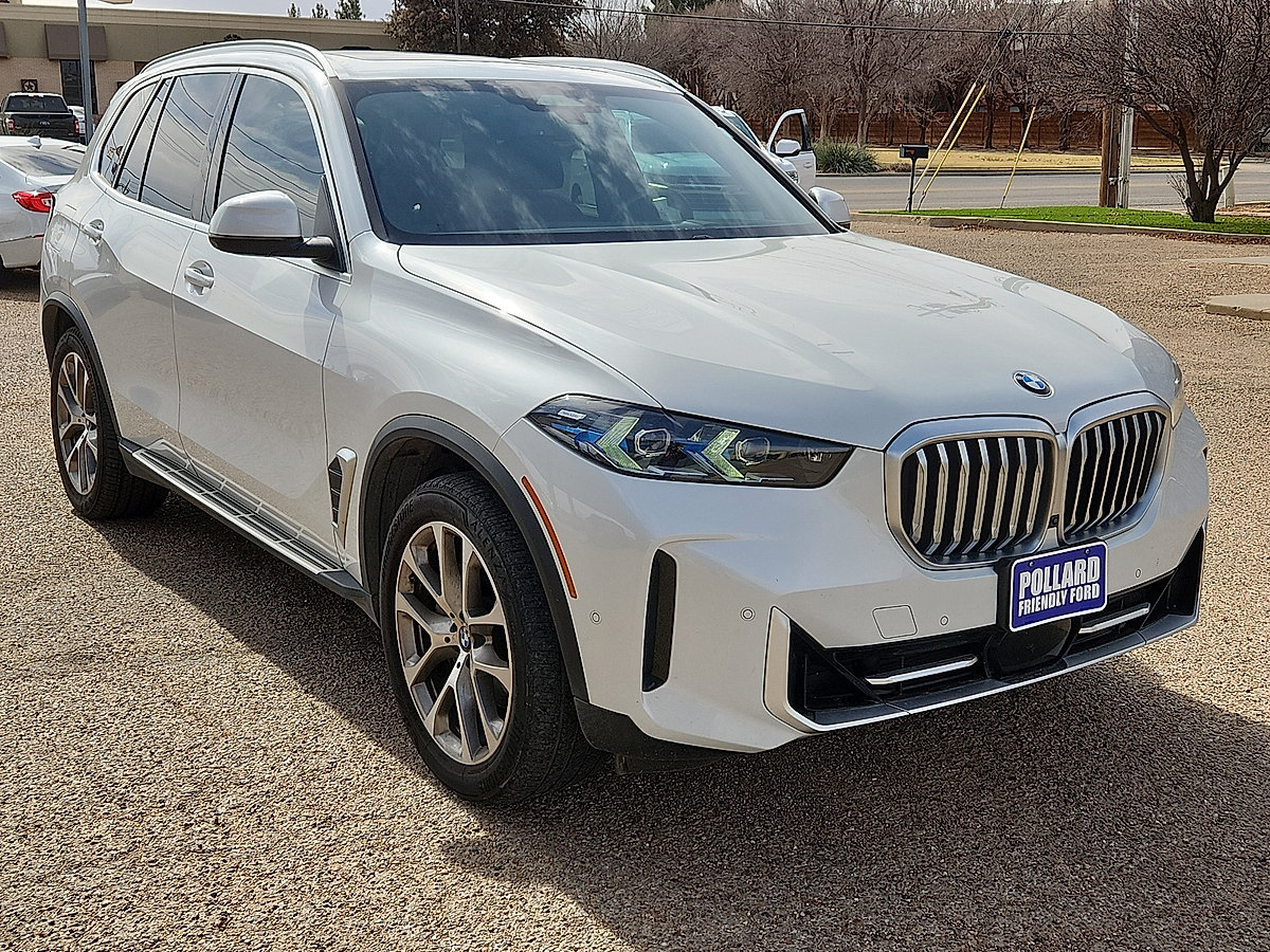 Used 2024 BMW X5 xDrive40i w/ Premium Package AWD/4WD image 4