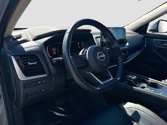 Used 2023 Nissan Rogue Platinum w/ Platinum Premium Package FWD image 9