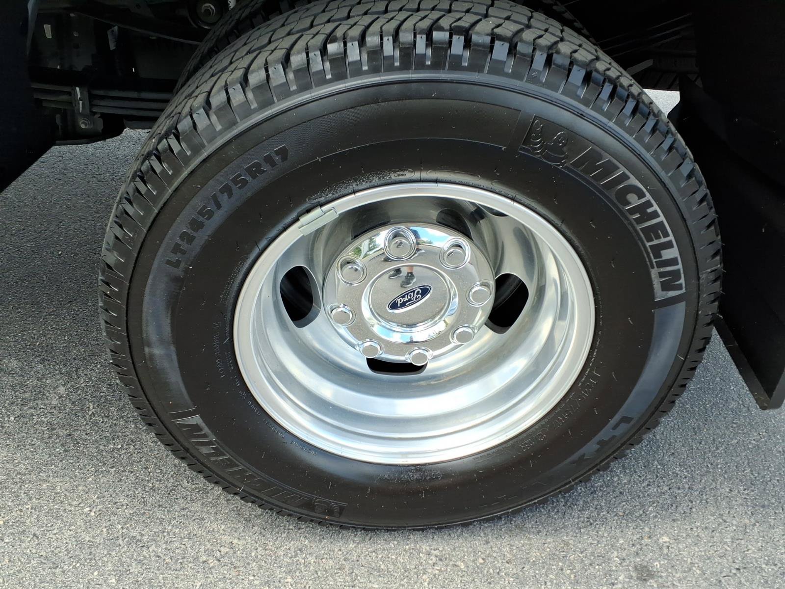 Certified 2024 Ford F350 Platinum AWD/4WD image 14