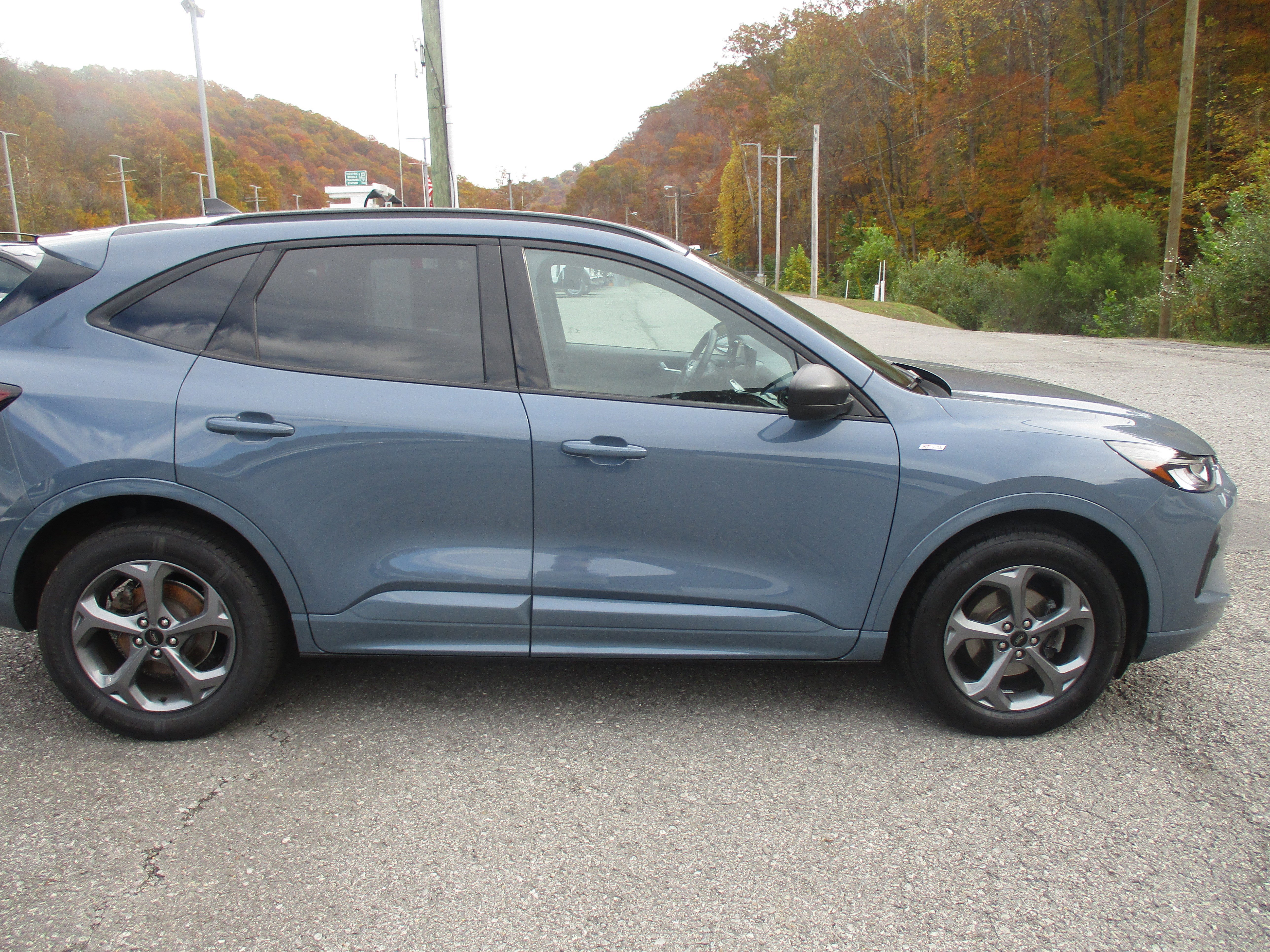 Certified 2023 Ford Escape ST-Line w/ Tech Pack #1 image 6