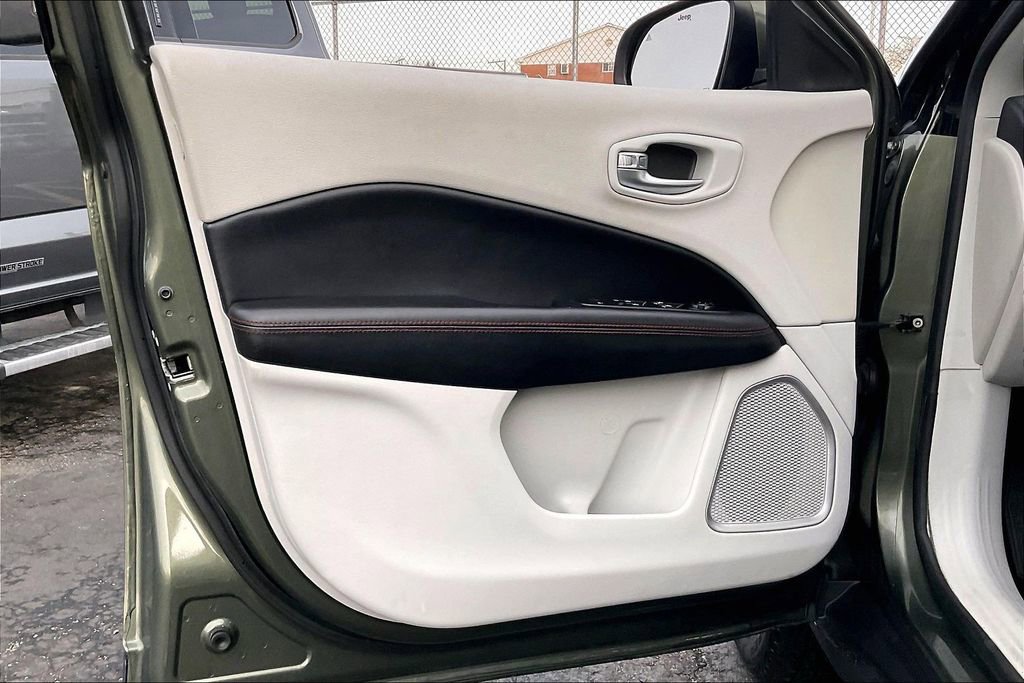 Used 2018 Jeep Compass Limited w/ Navigation Group image 20