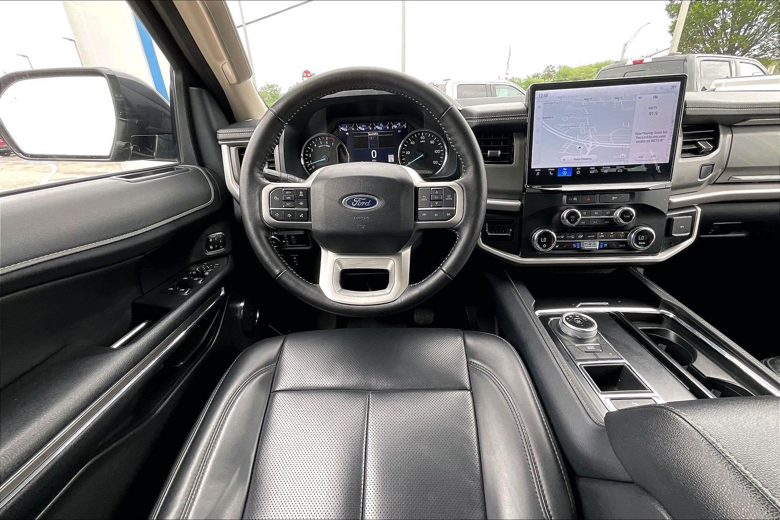 Certified 2024 Ford Expedition XLT RWD image 5