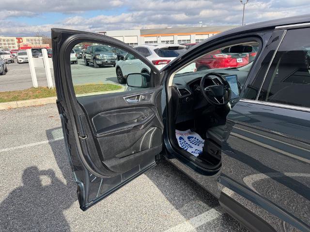 Certified 2022 Ford Edge Titanium image 8