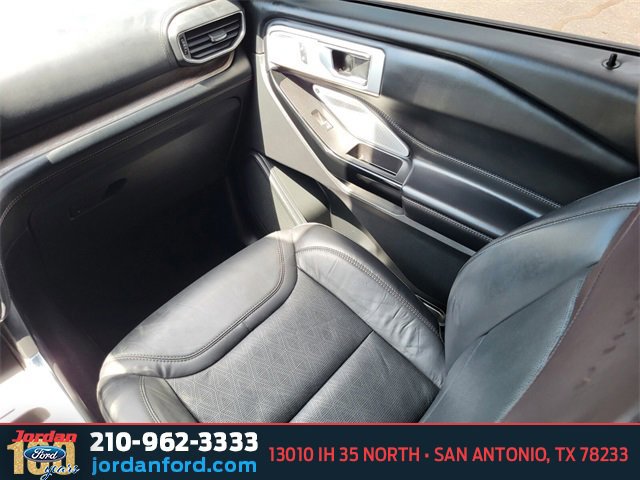 Certified 2021 Ford Explorer Platinum w/ Premium Technology Package image 15
