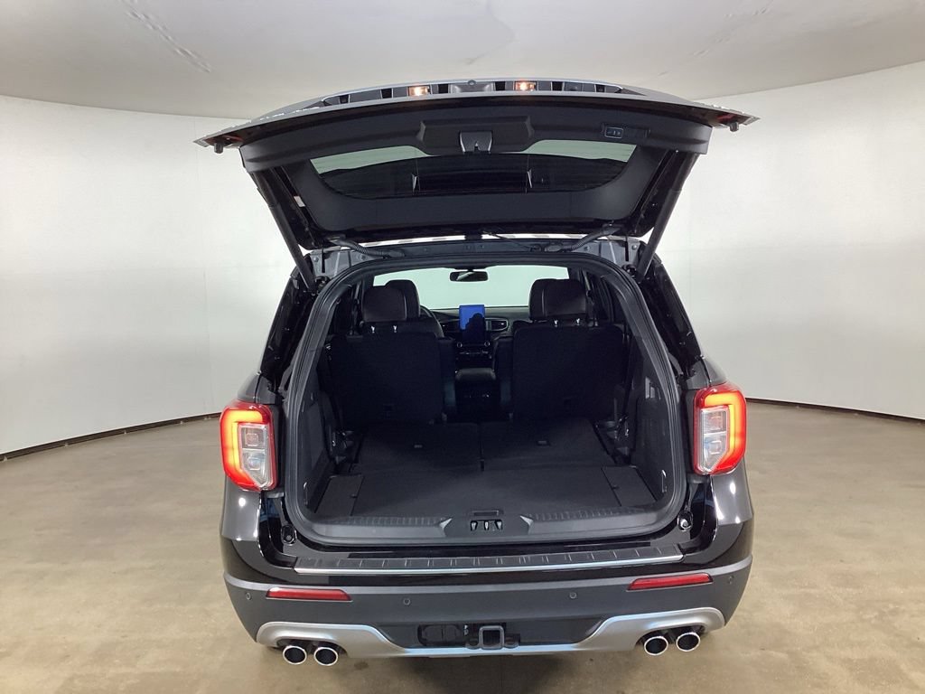 Certified 2023 Ford Explorer Platinum w/ Technology Package AWD/4WD image 12