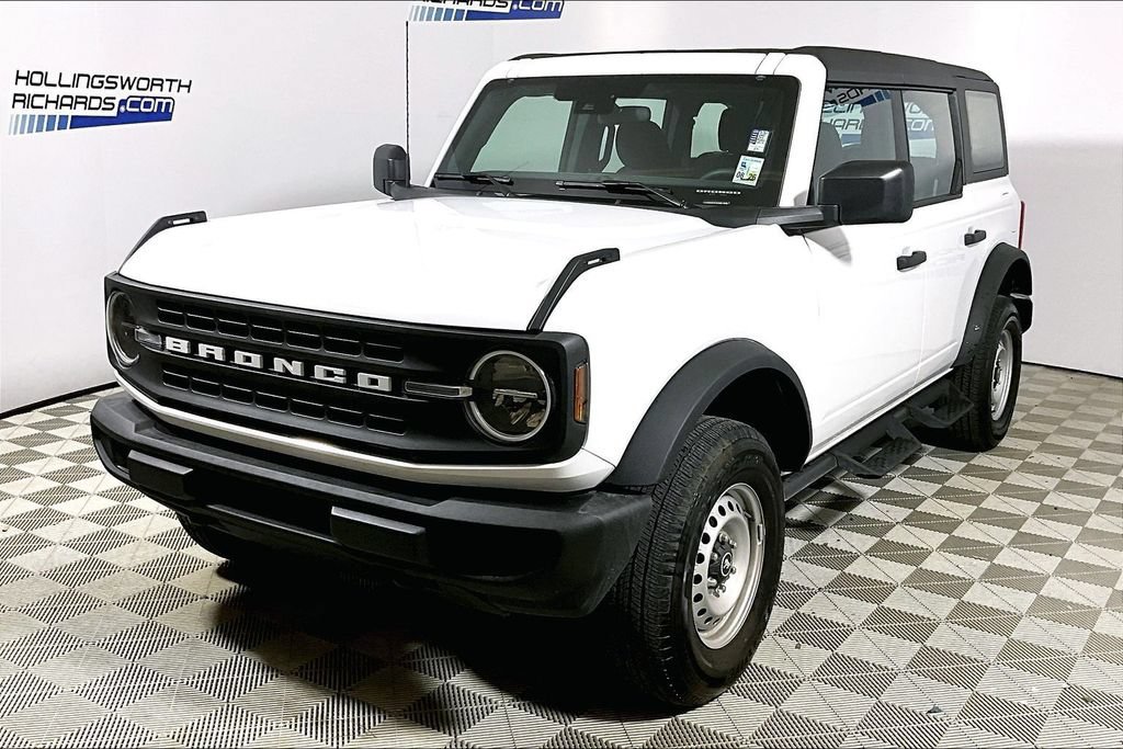 Certified 2025 Ford Bronco 4-Door AWD/4WD image 1