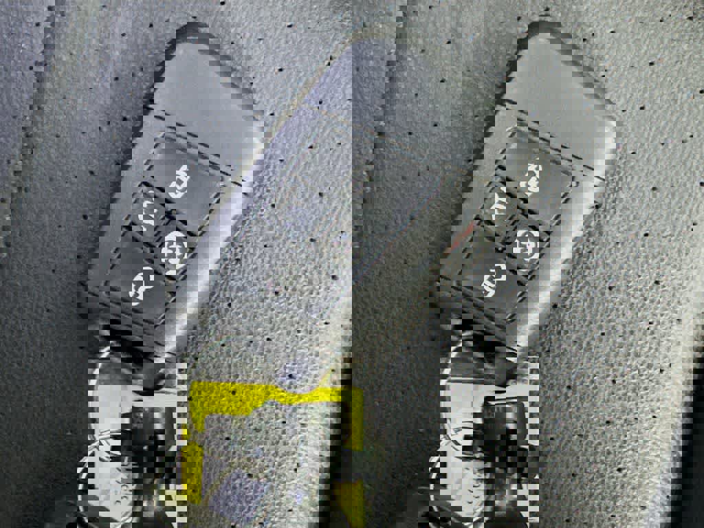 Used 2023 Volkswagen Tiguan SE R-Line image 26