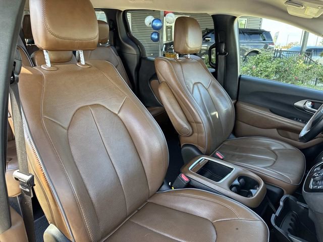 Used 2018 Chrysler Pacifica Limited image 11