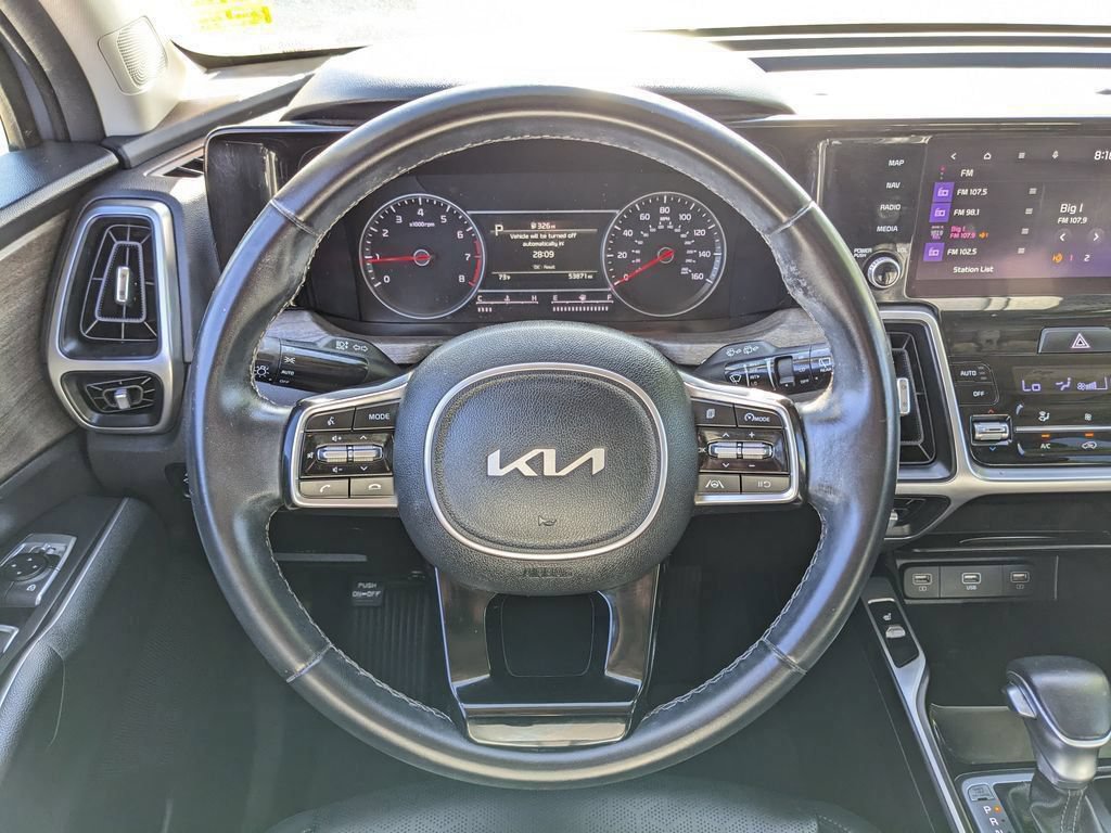 Used 2022 Kia Sorento S w/ Panoramic Sunroof Package AWD/4WD image 13