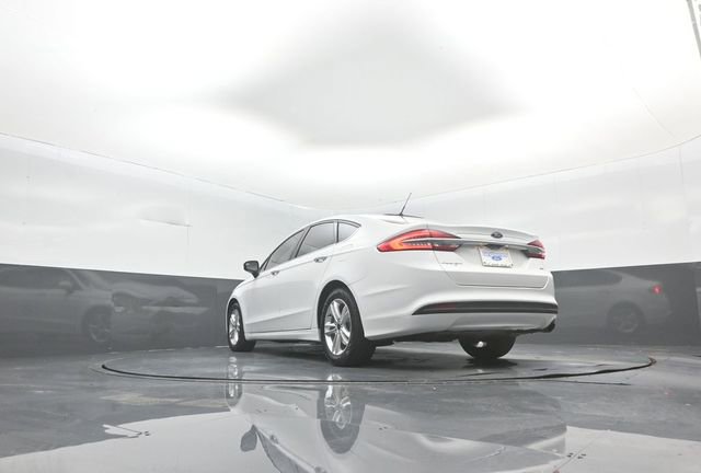 Certified 2018 Ford Fusion SE FWD image 35