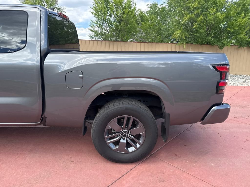 Used 2025 Nissan Frontier SV AWD/4WD image 30