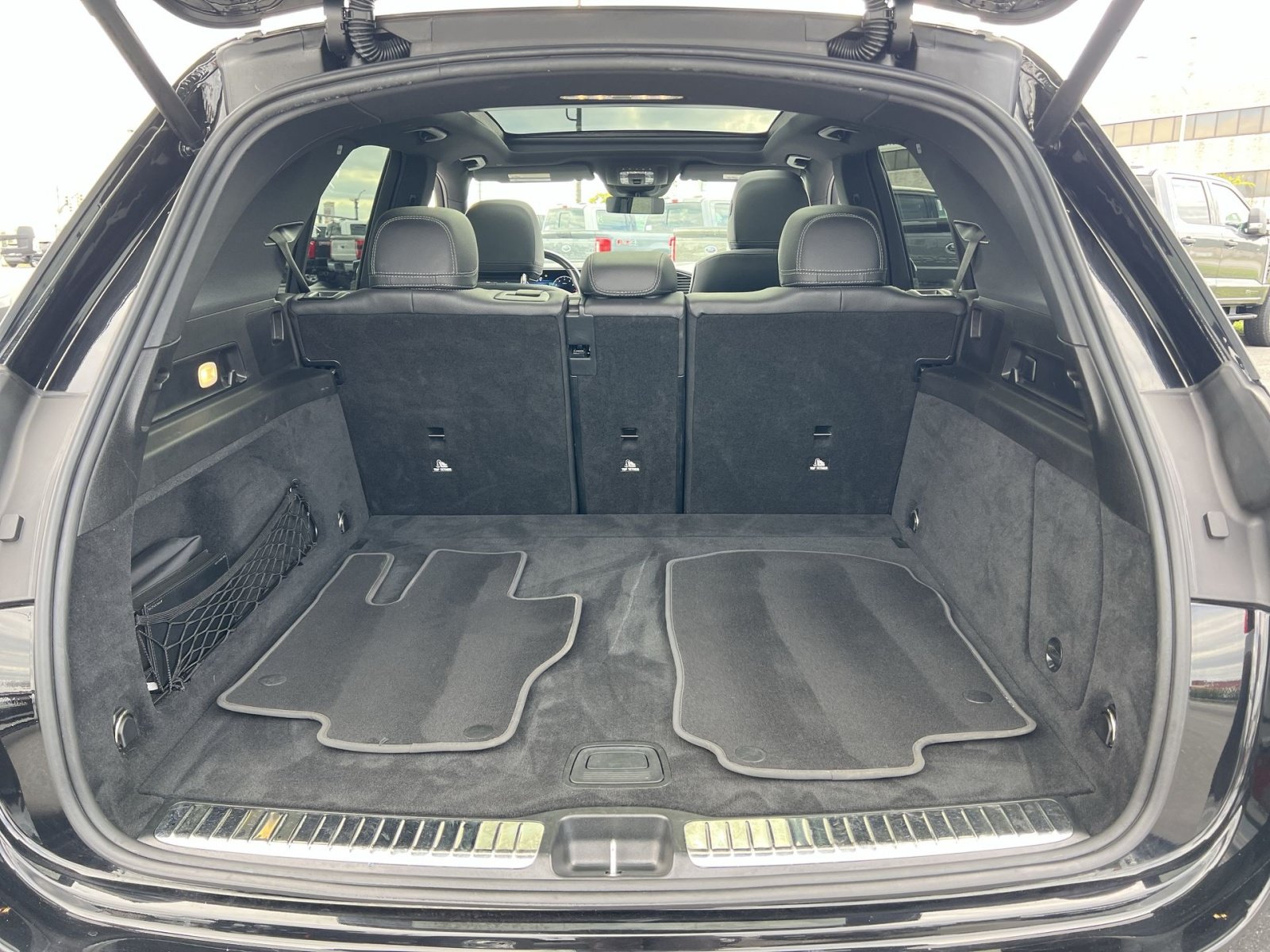 Used 2025 Mercedes-Benz GLE 350 4MATIC image 25