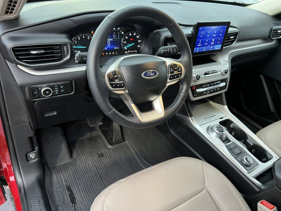 Certified 2023 Ford Explorer XLT w/ Equipment Group 202A image 18