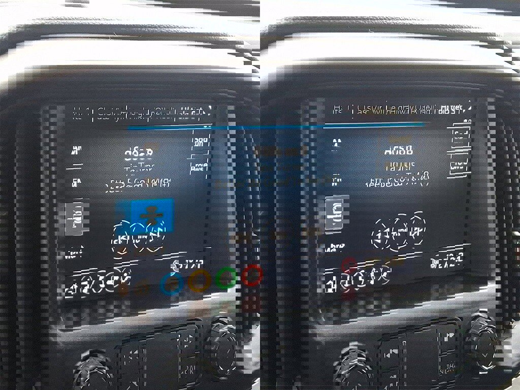 Used 2019 Chevrolet Colorado Z71 w/ Z71 Midnight Edition image 17