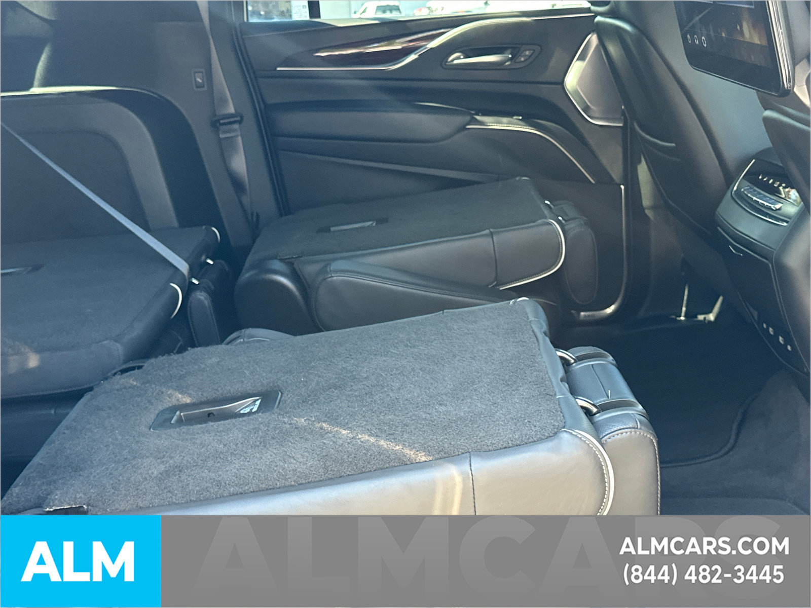 Used 2023 Cadillac Escalade ESV Sport Platinum AWD/4WD image 17