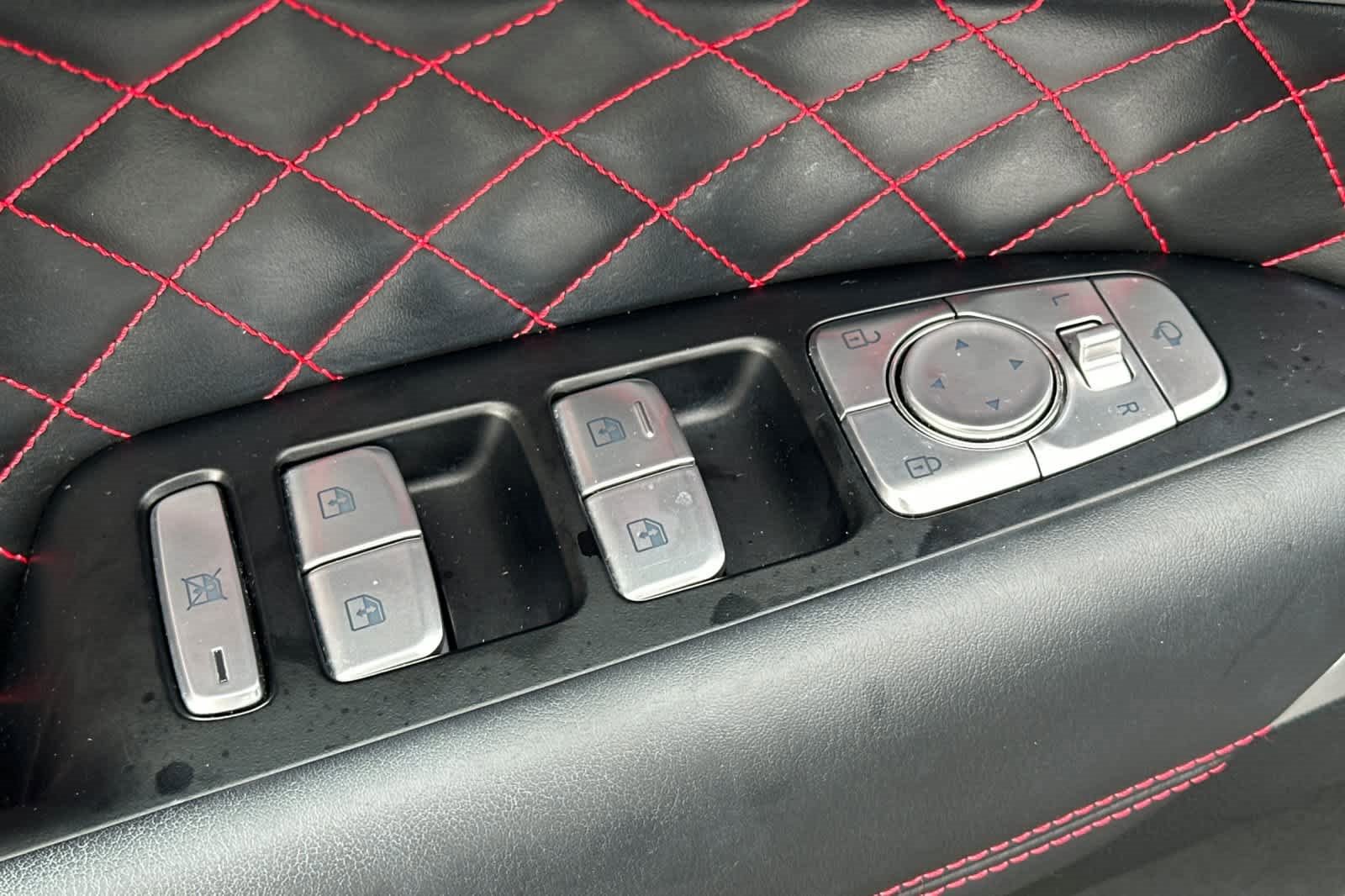 Used 2023 Genesis G70 3.3T w/ Sport Prestige Package image 13