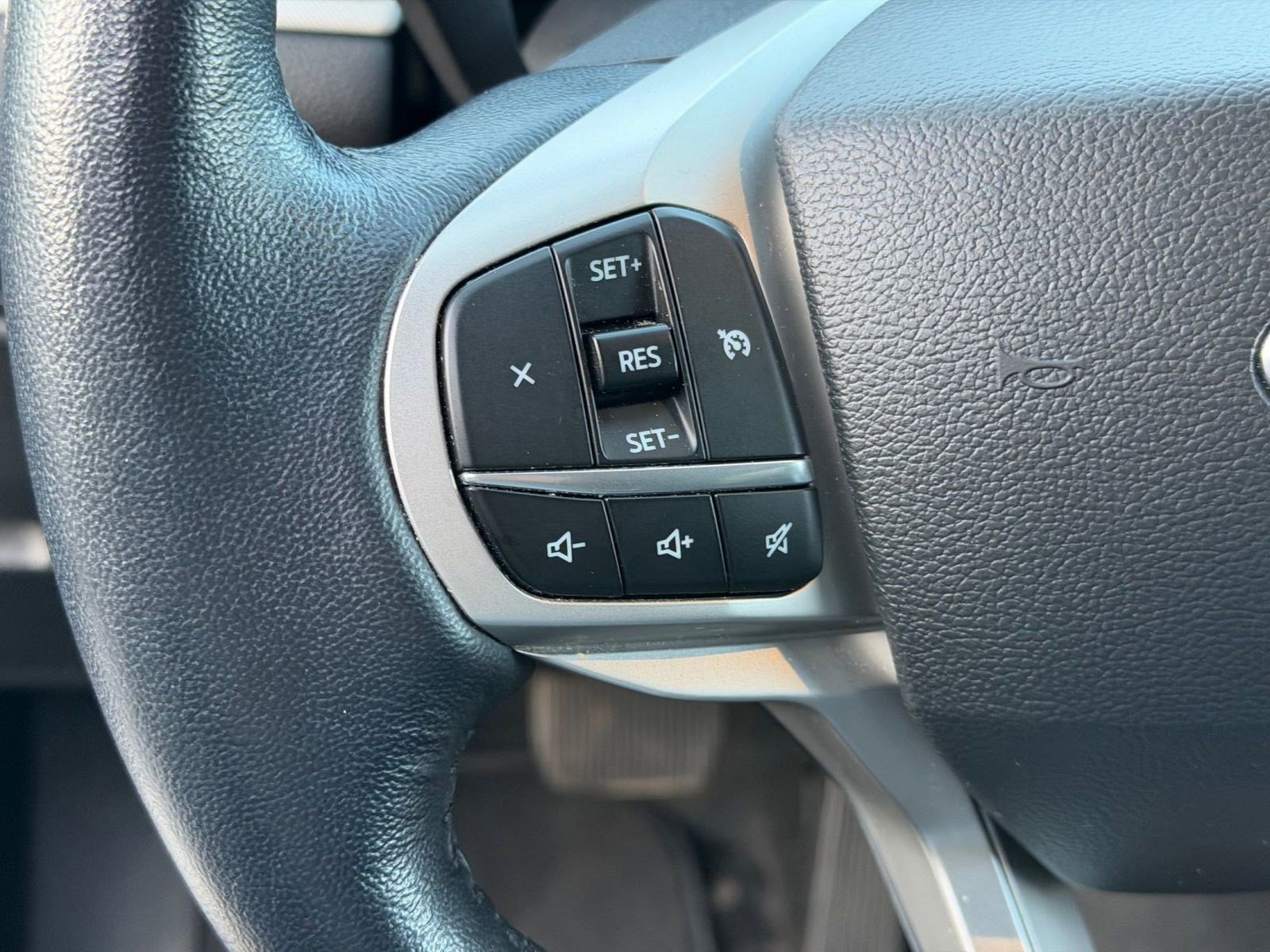 Certified 2022 Ford Explorer XLT w/ Equipment Group 202A image 16