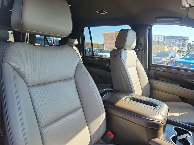 Used 2024 GMC Yukon XL SLT w/ SLT Luxury Package image 33
