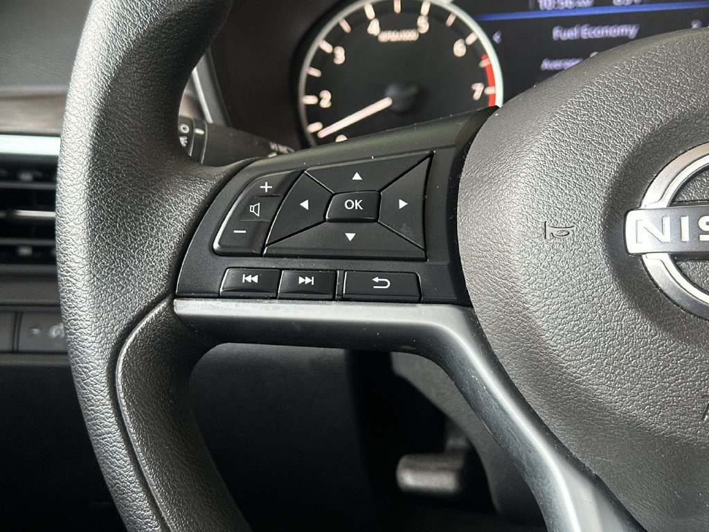 Used 2025 Nissan Altima 2.5 SV FWD image 22