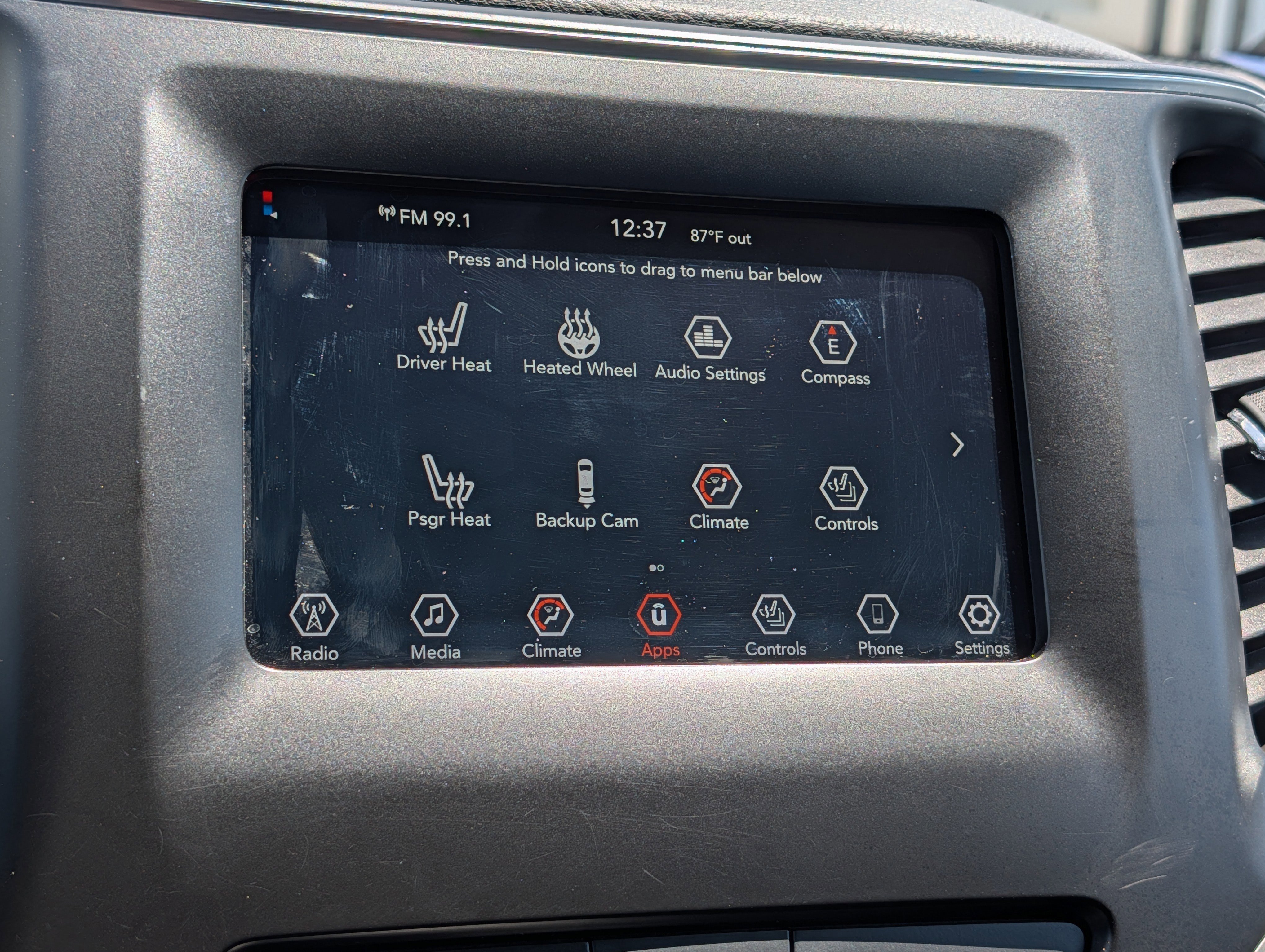 Used 2020 Jeep Cherokee Latitude w/ Cold Weather Group AWD/4WD image 28