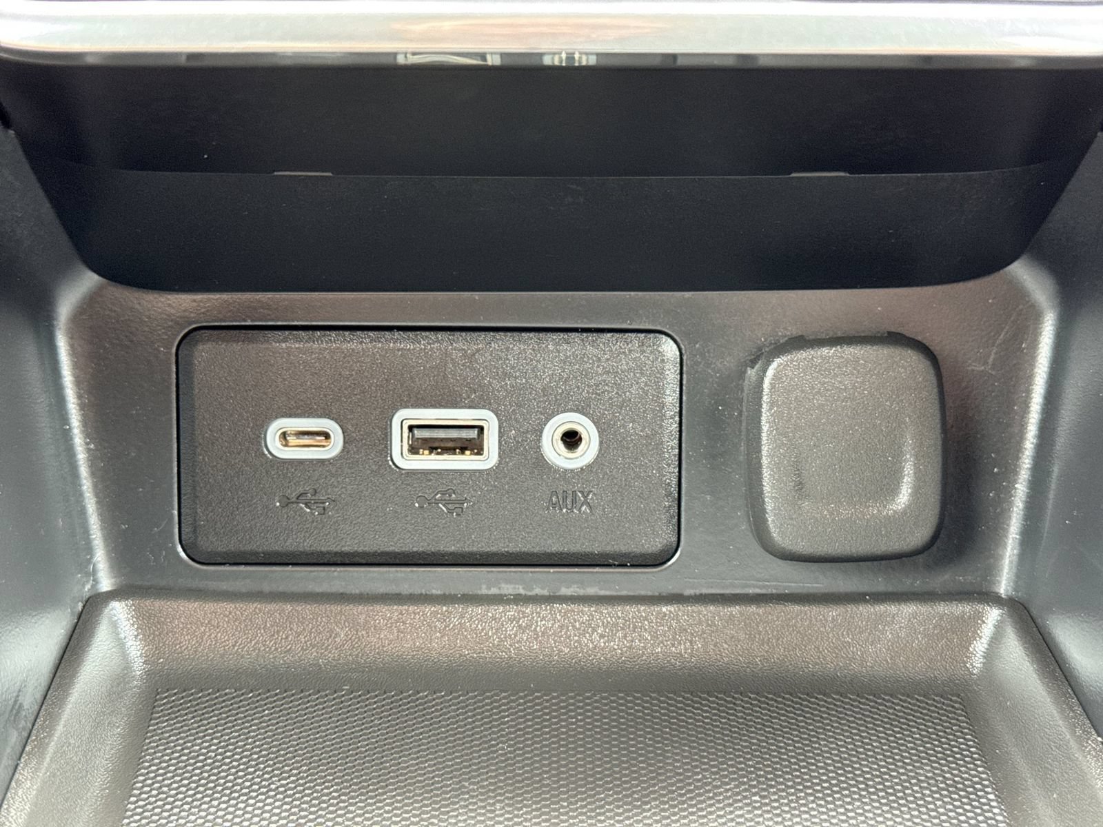 Used 2020 GMC Terrain SLE FWD image 32