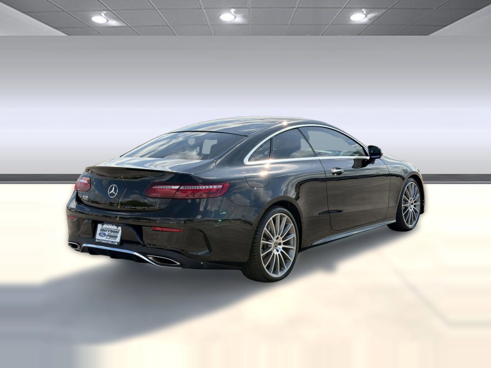 Used 2022 Mercedes-Benz E 450 Coupe image 3