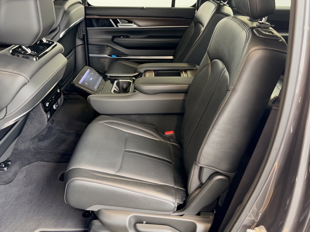 Used 2023 Jeep Grand Wagoneer L 4WD image 25