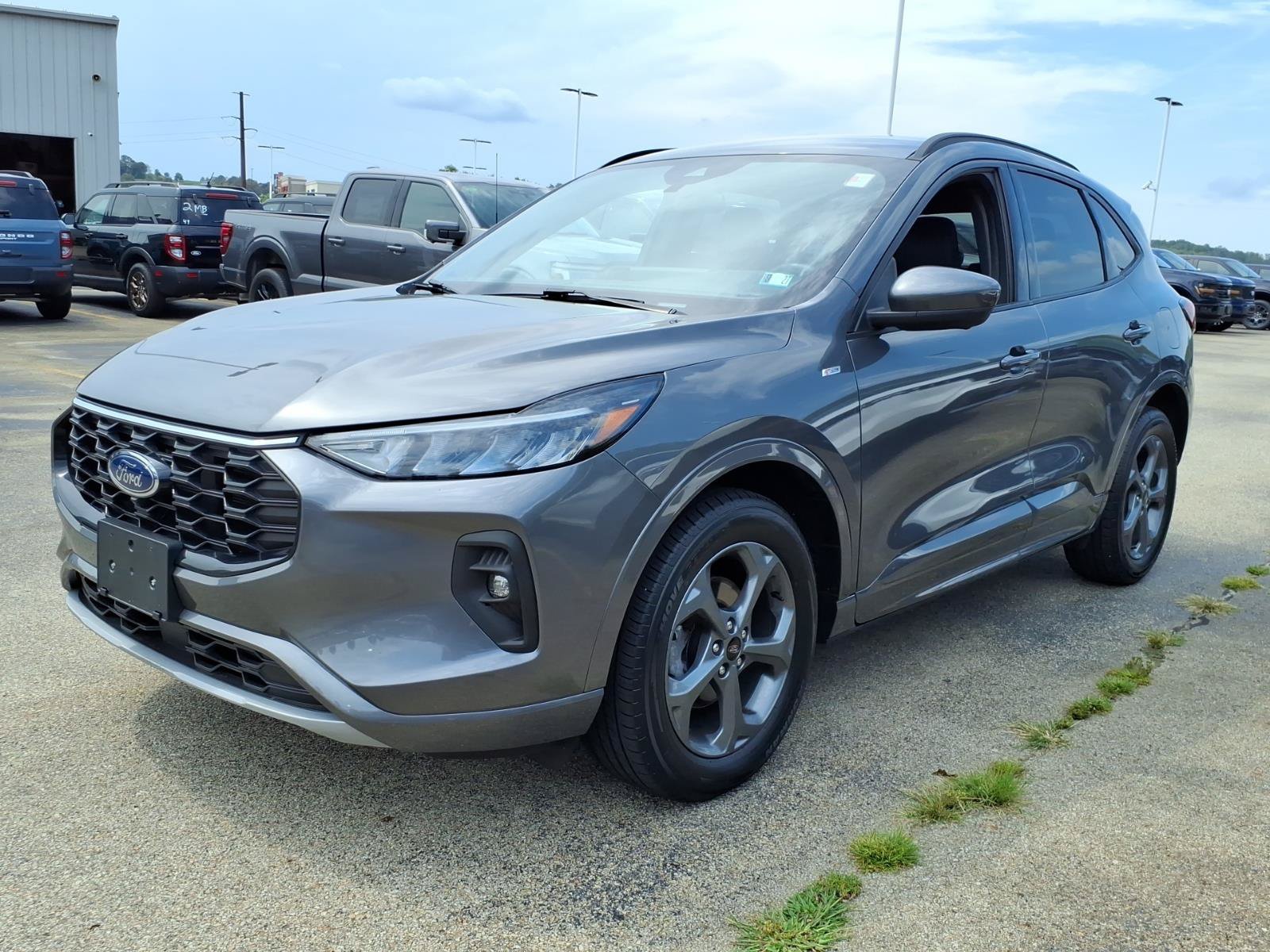 Certified 2023 Ford Escape ST-Line Select w/ Tech Pack #2 AWD/4WD image 3