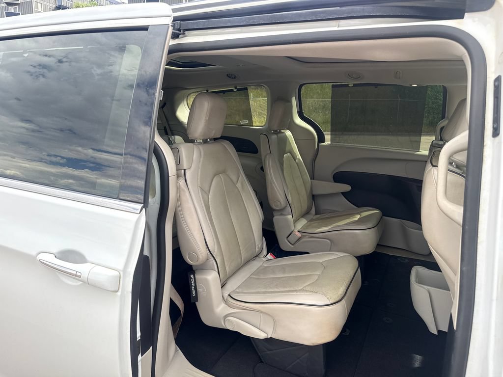 Used 2021 Chrysler Pacifica Limited w/ Premium & Safety Sphere Group AWD/4WD image 24