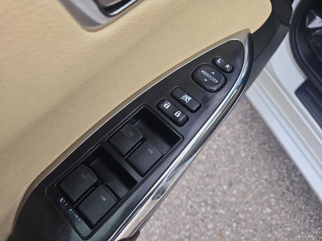 Used 2018 Toyota Avalon XLE Plus image 12