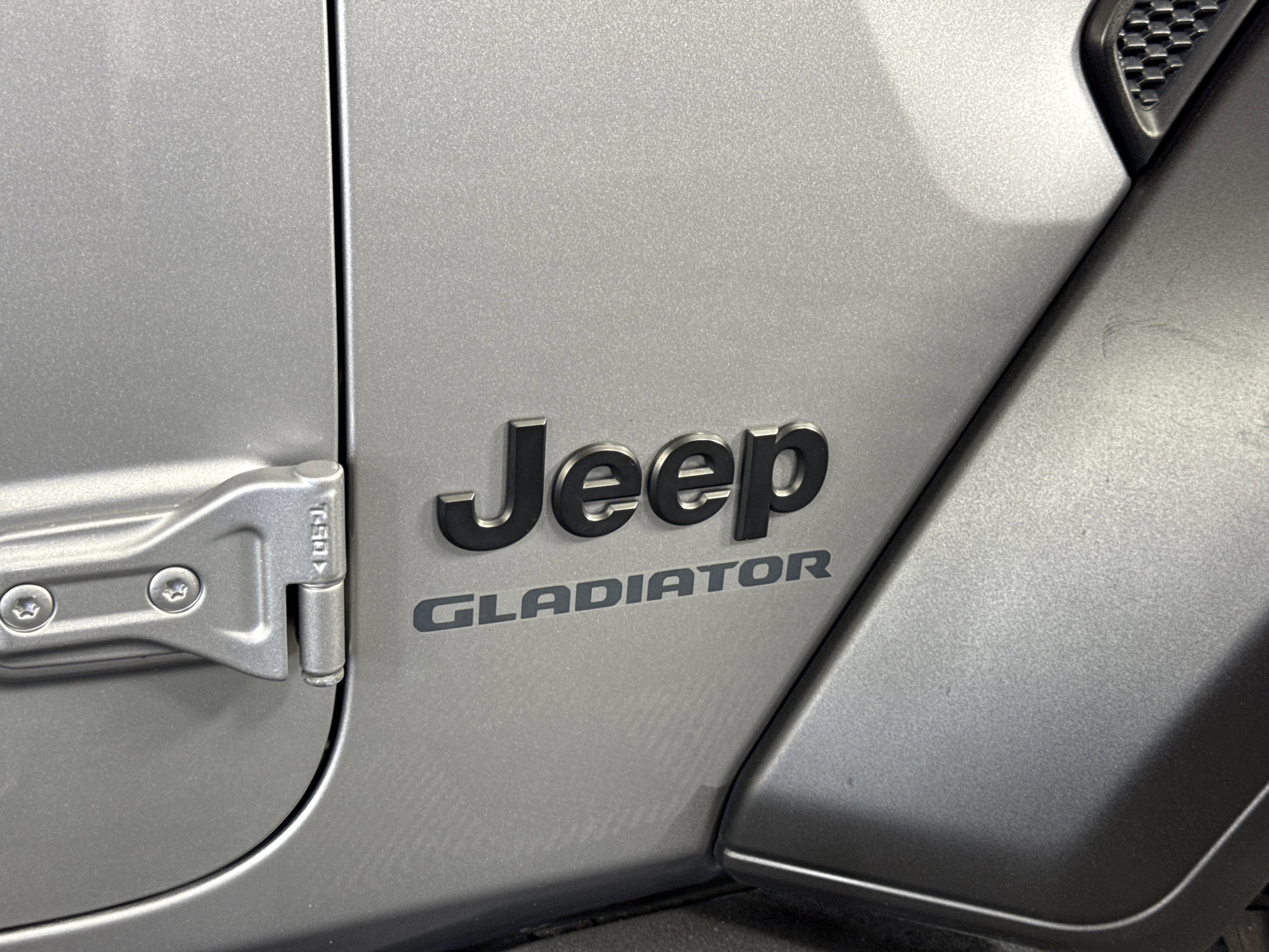 Used 2020 Jeep Gladiator Sport w/ Quick Order Package 24S image 9