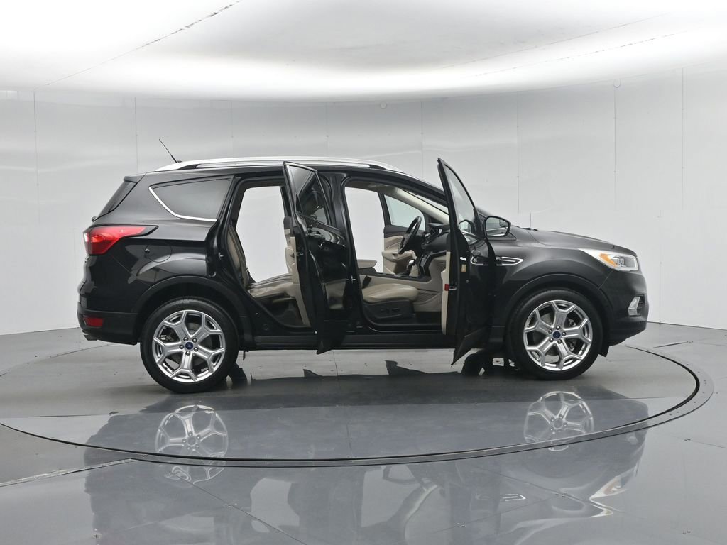 Certified 2019 Ford Escape Titanium FWD image 34