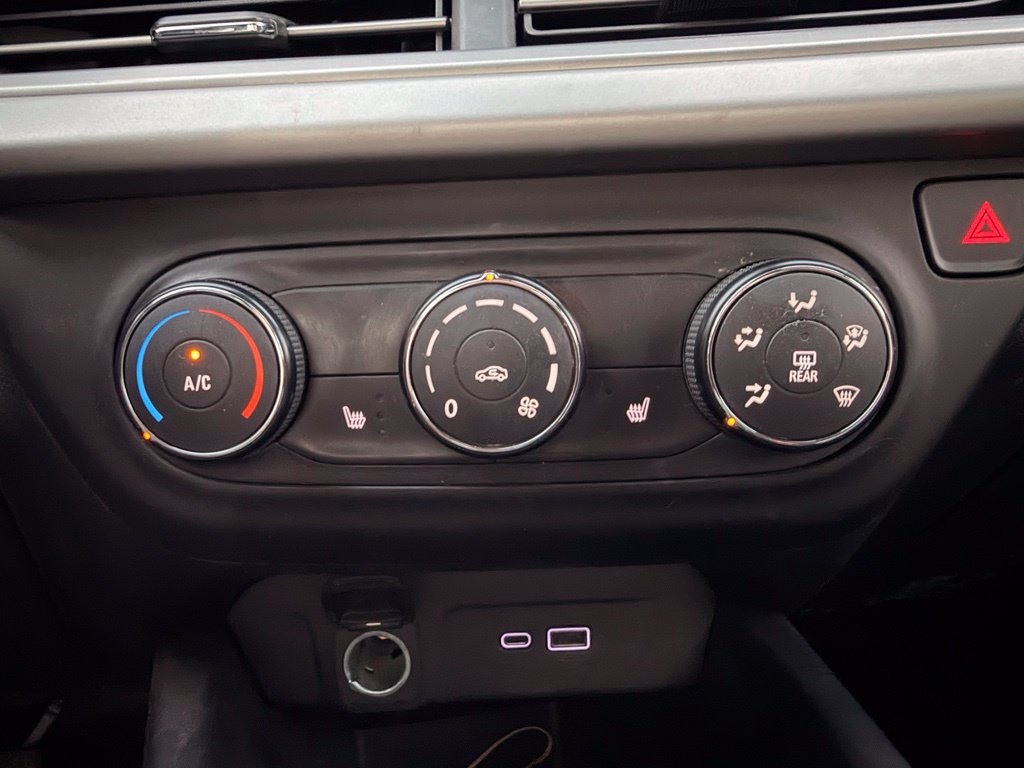 Used 2024 Chevrolet Trax RS FWD image 14