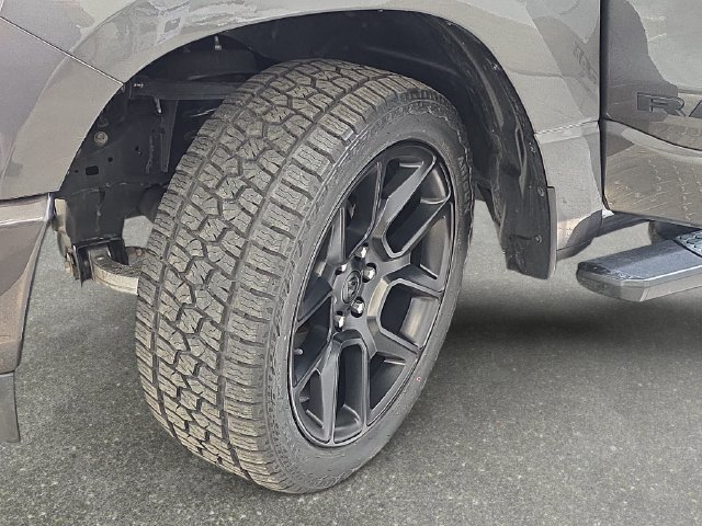 Used 2024 RAM 1500 Laramie AWD/4WD image 32