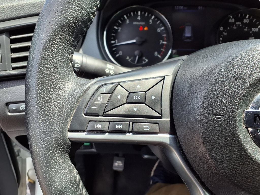 Used 2019 Nissan Rogue SV FWD image 18