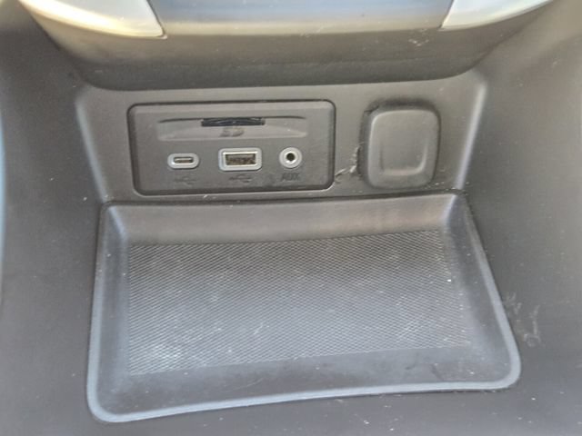 Used 2022 GMC Terrain SLT w/ LPO, Floor Liner Package AWD/4WD image 25