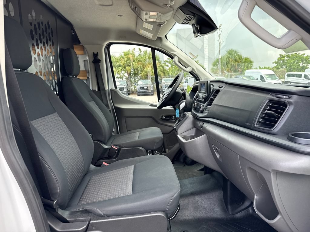 Certified 2025 Ford Transit 250 Low Roof w/ Exterior Upgrade Package RWD image 23