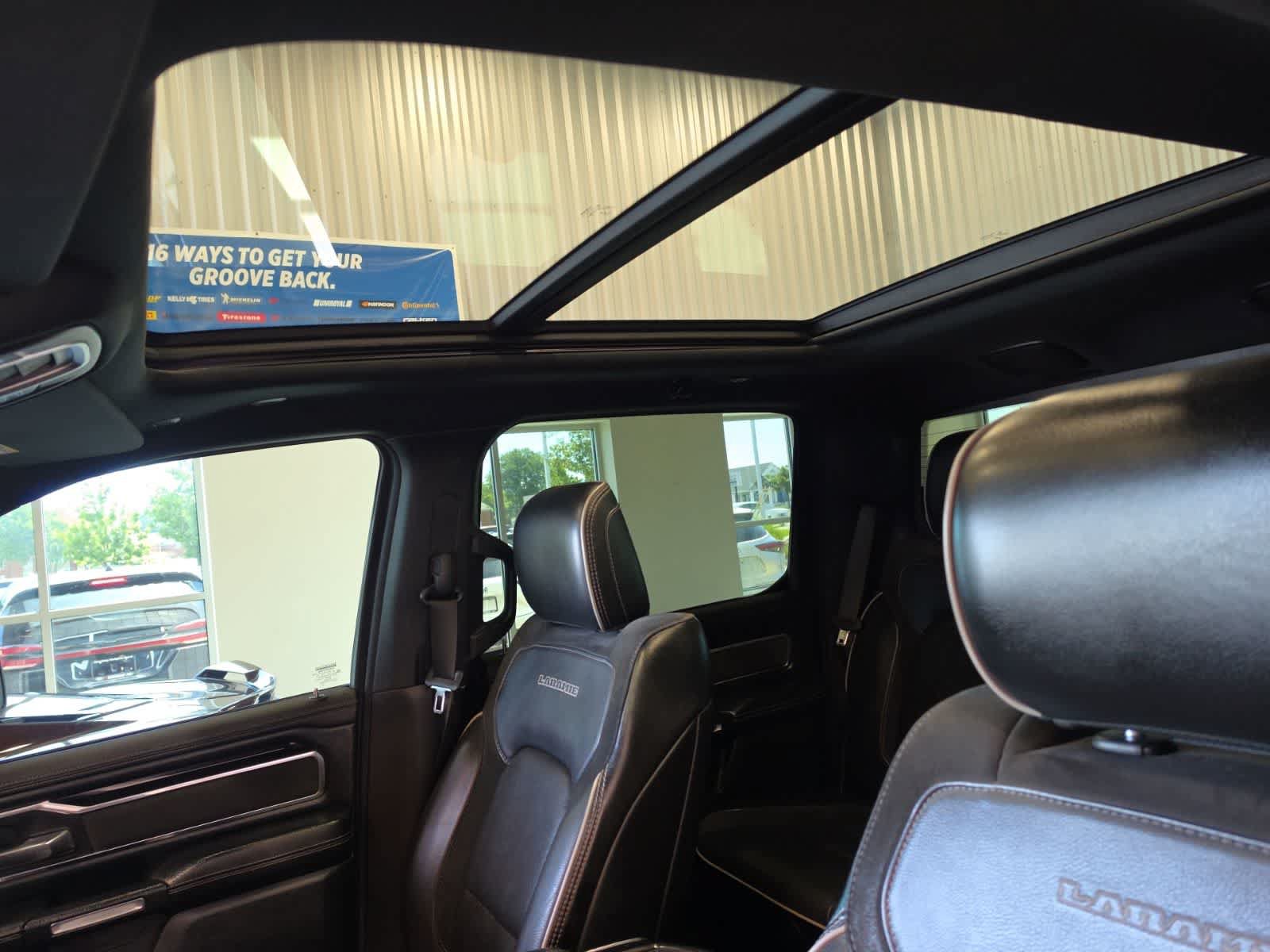 Used 2019 RAM 1500 Laramie AWD/4WD image 16