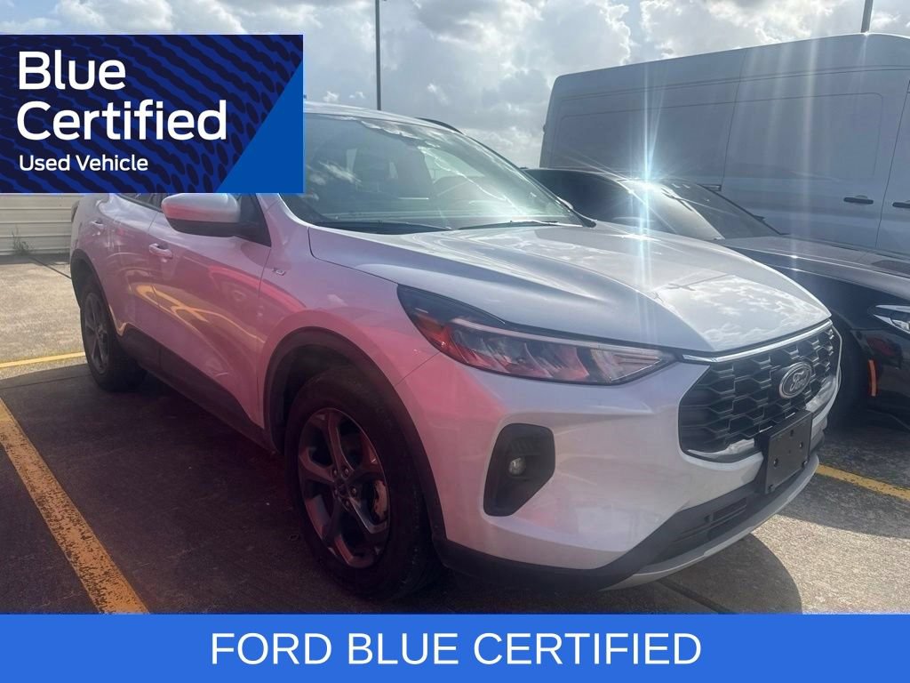 Certified 2025 Ford Escape ST-Line Select AWD/4WD image 3