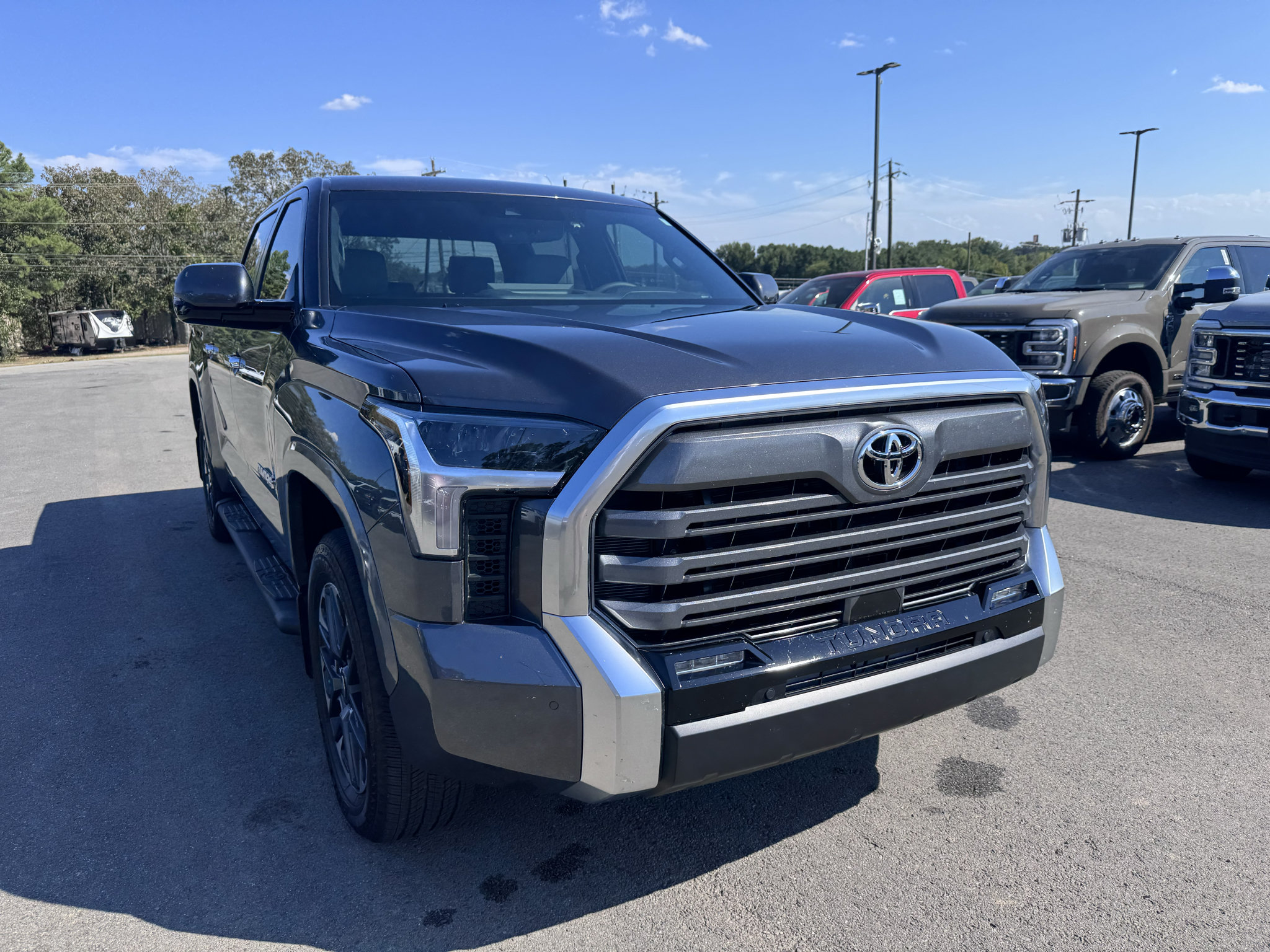 Used 2025 Toyota Tundra Limited AWD/4WD image 3
