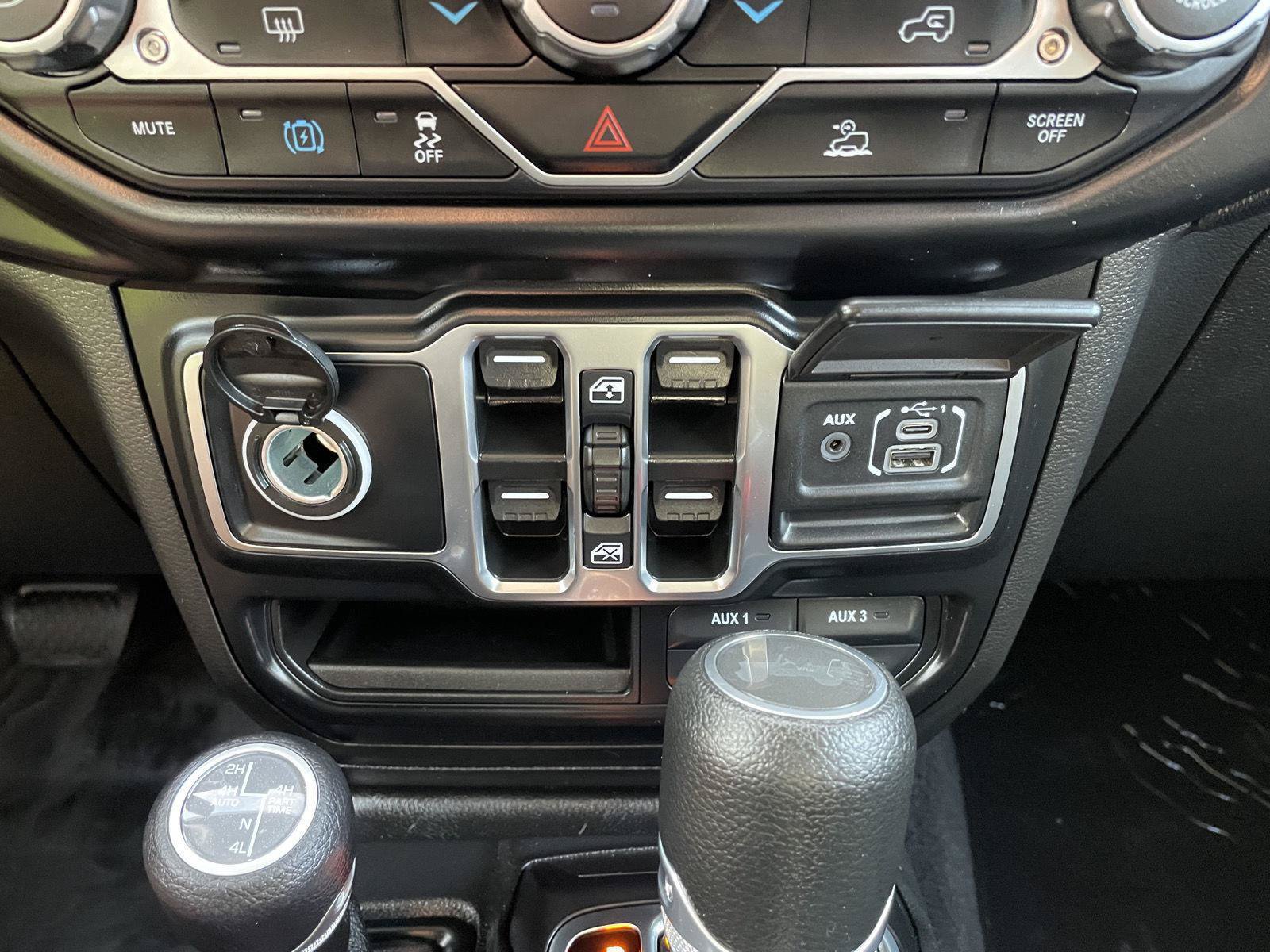 Used 2023 Jeep Wrangler Unlimited AWD/4WD image 26