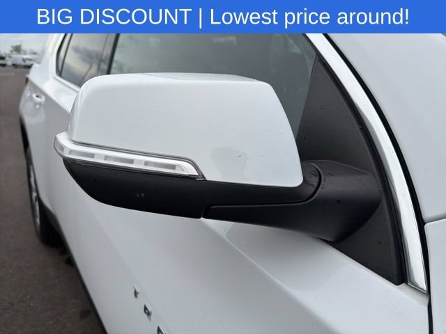Used 2023 Chevrolet Traverse LT AWD/4WD image 7
